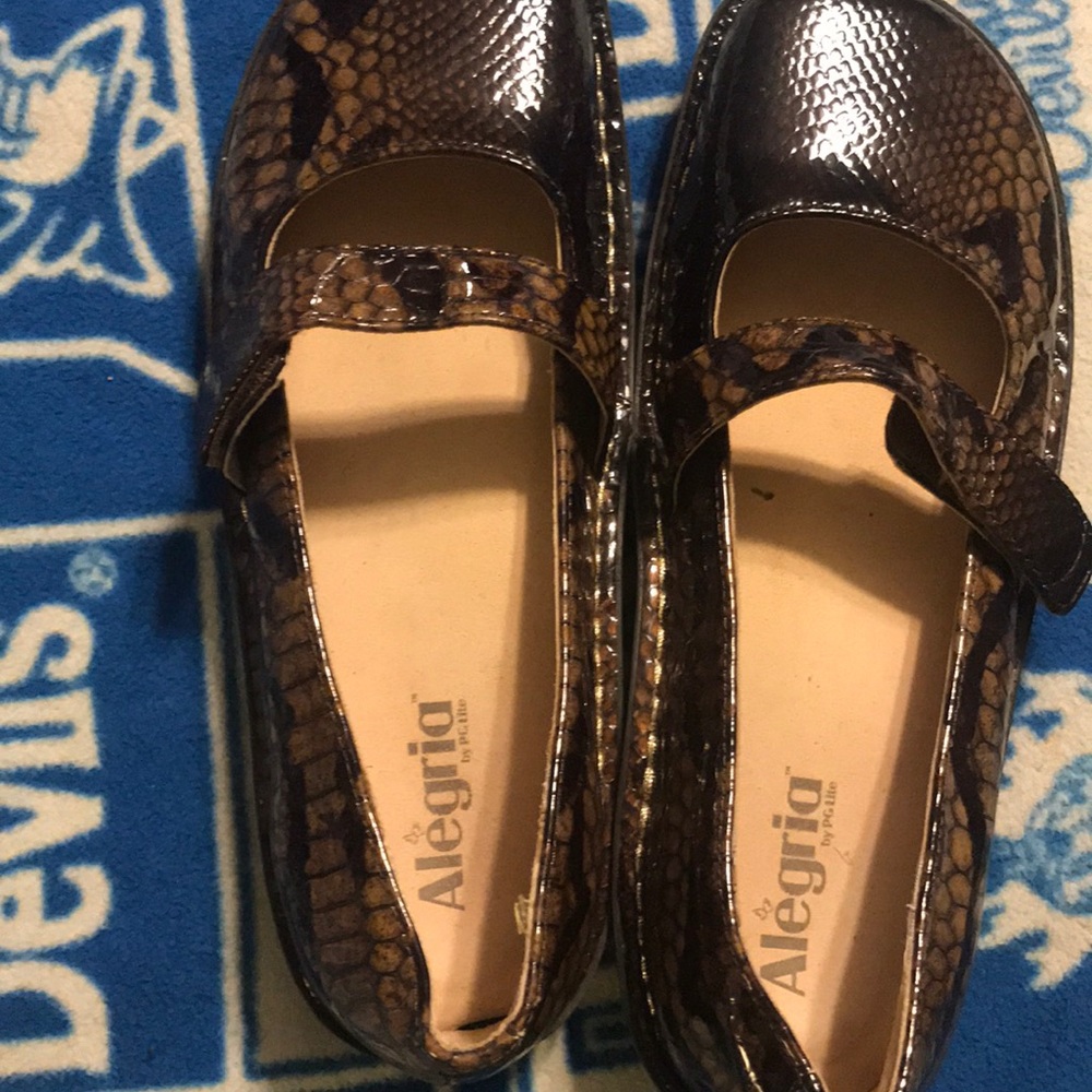 Work shoes
